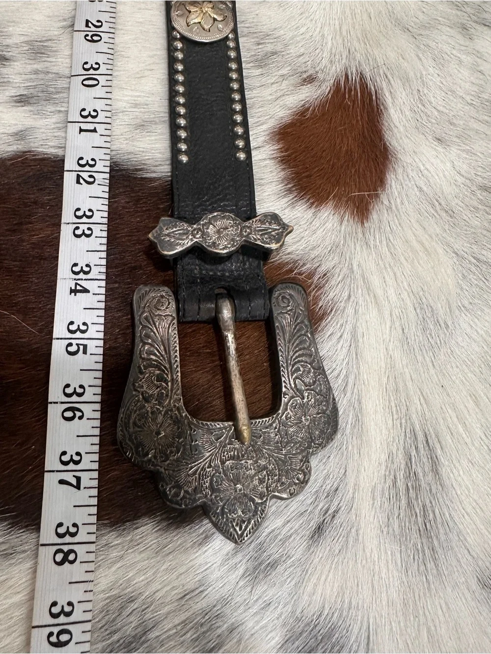Vtg Studded Silver Gold Toned Conchos Western Leather Belt SZ S/M Ornate Buckle